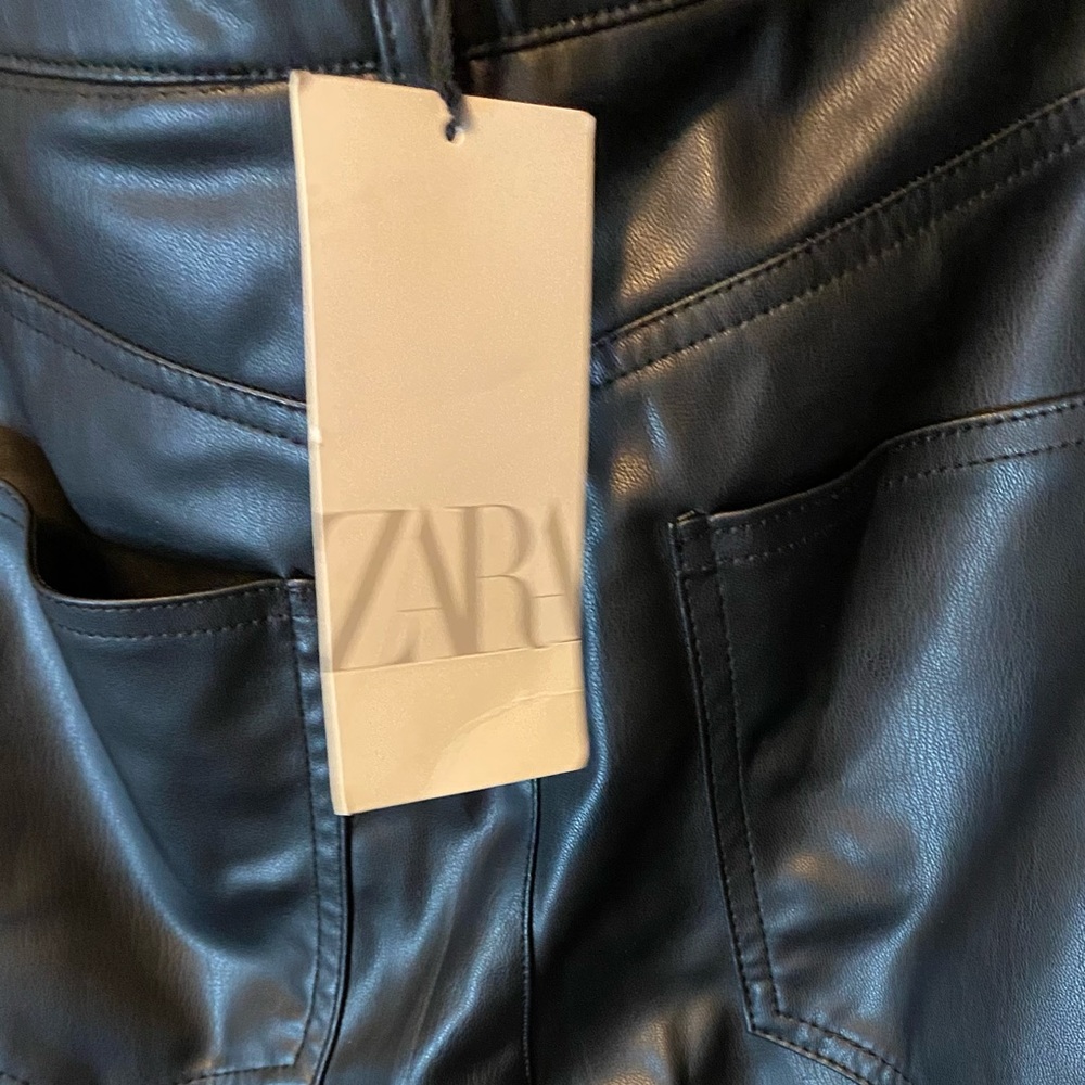 ZARA Black Faux Leather 90s Straight Leg Pants High Rise NWT Medium - Picture 4 of 9